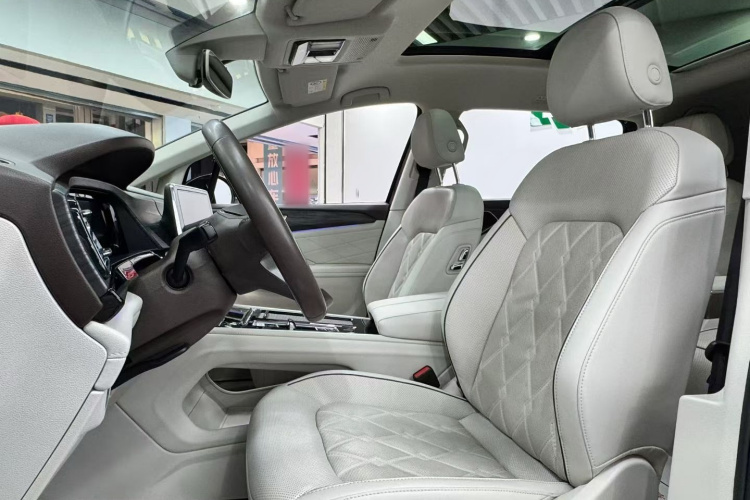 大众 威然 2022款 380TSI 尊贵版中控内饰7004