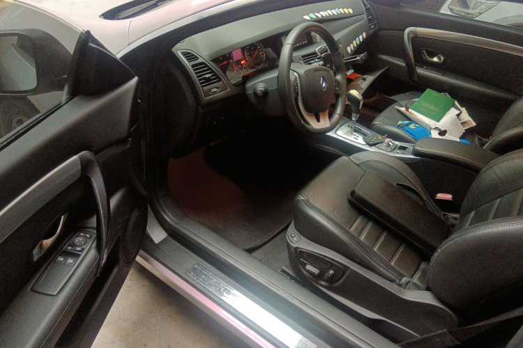 雷诺 拉古那 2012款 古贝2.0T 豪华导航版中控内饰7003