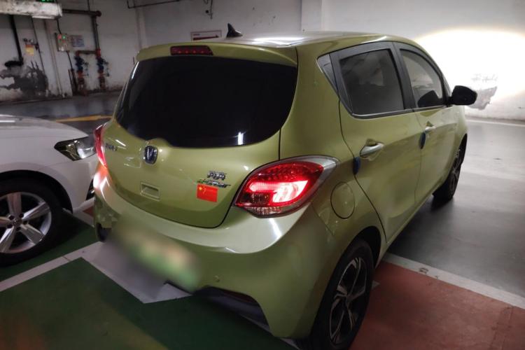 长安欧尚 奔奔E-Star 2020款 心动版 三元锂车身外观6005