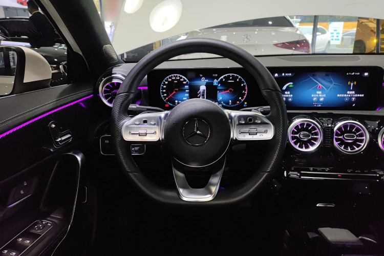奔驰A级 2022款 改款三 A 200 L 运动轿车时尚型局部细节13