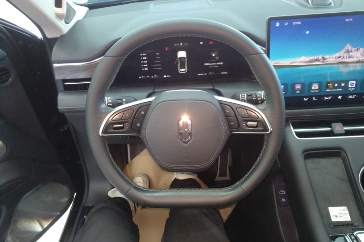 鸿蒙智行 问界M5 2022款 增程后驱标准版中控内饰13