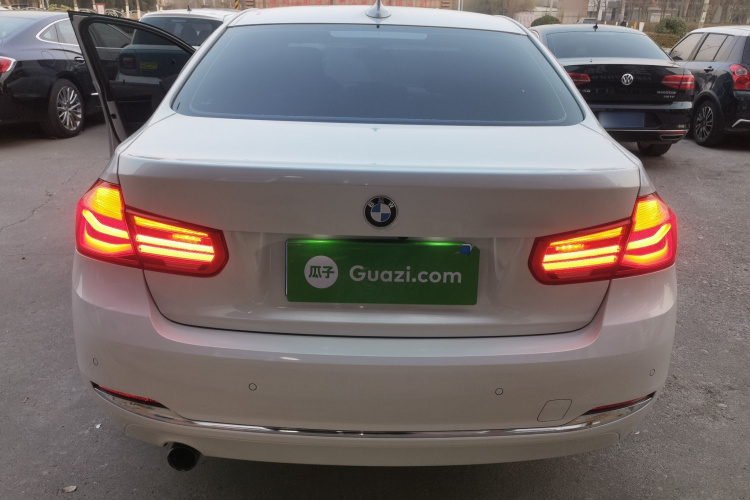 宝马3系 2016款 320Li 进取型车身外观6004