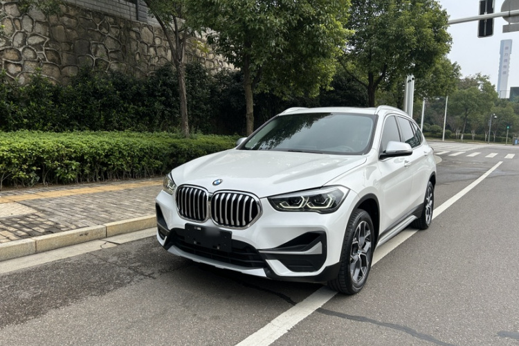 宝马X1 2022款 sDrive20Li 时尚型车身外观1