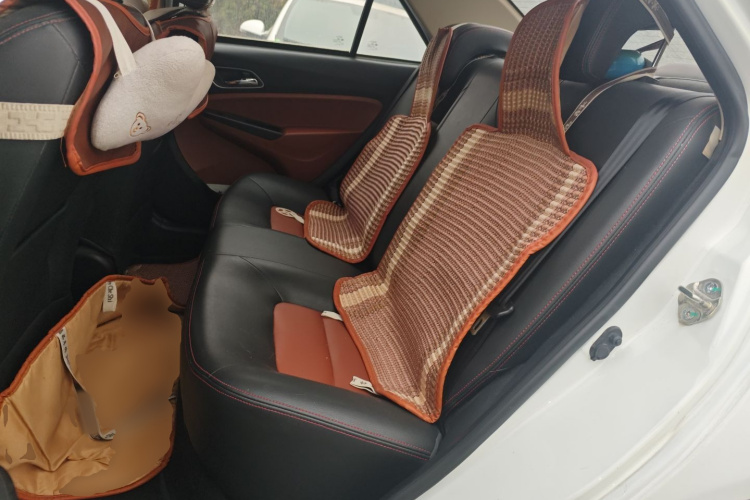 吉利汽车 金刚 2016款 1.5L 手动精英型中控内饰21