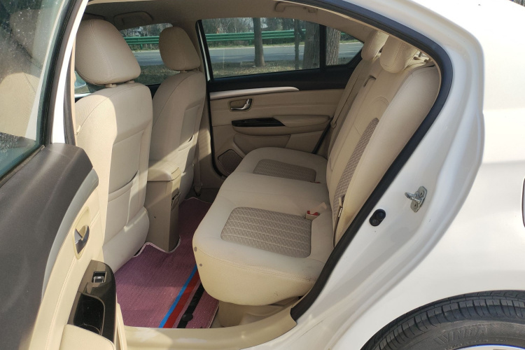 长城C30 2015款 1.5L AMT舒适型中控内饰21