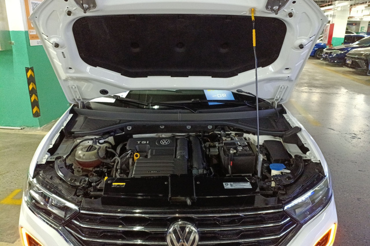 大众 T-ROC探歌 2019款 280TSI DSG两驱舒适型 国VI机舱底盘24