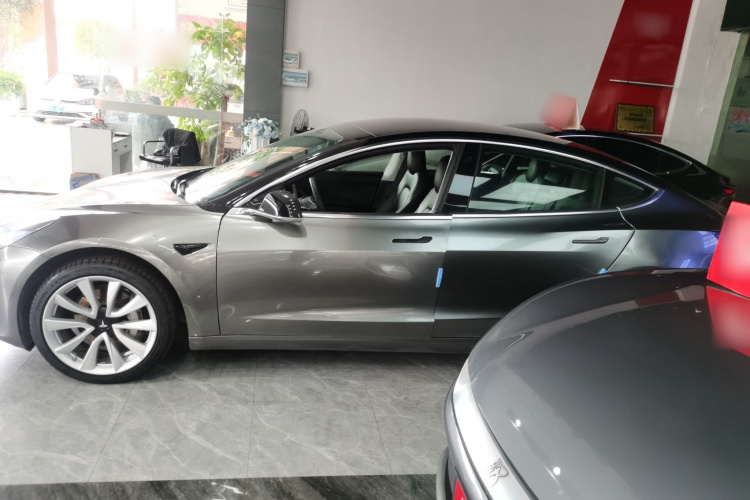 特斯拉 Model 3 2019款 标准续航后驱升级版车身外观4