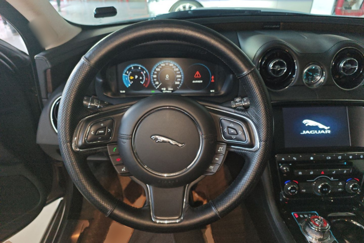 捷豹XJ 2016款 XJL 3.0 SC 两驱典雅商务版局部细节13