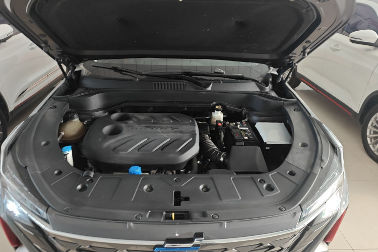 长安欧尚Z6 2022款 蓝鲸 1.5T DCT智尊型机舱底盘24