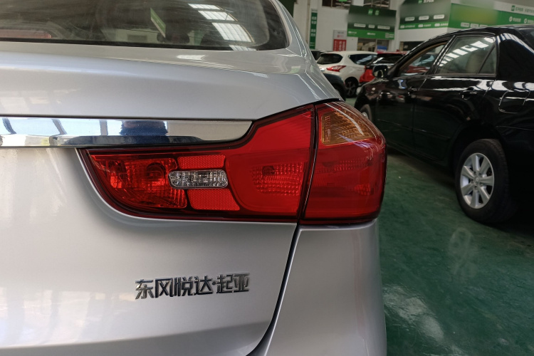 起亚K3 2013款 1.6L 自动GL车身外观9