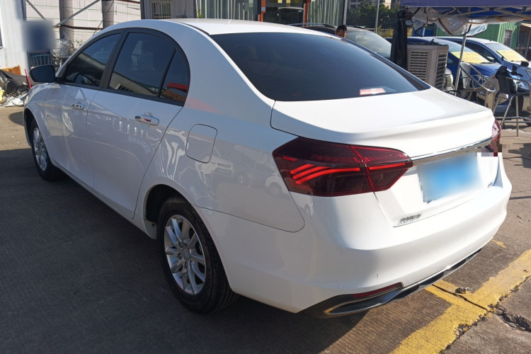 吉利汽车 帝豪 2020款 1.5L 手动豪华型车身外观4