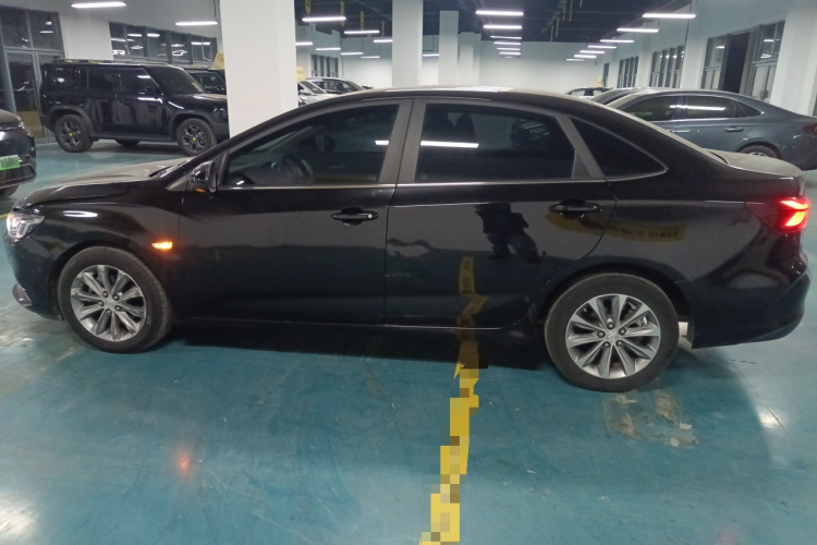 雪佛兰 科鲁泽 2022款 320 自动悦享天窗版车身外观6003