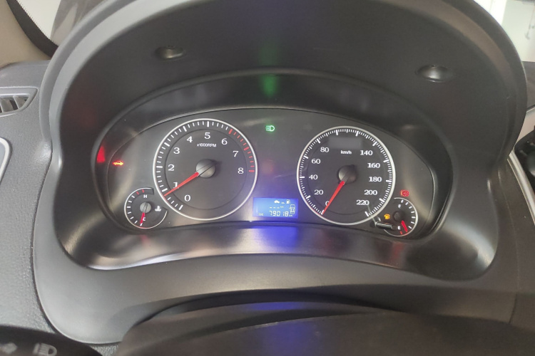 吉利汽车 金刚 2016款 1.5L 手动精英型局部细节14