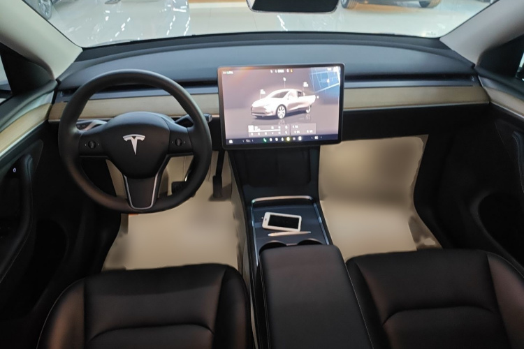 特斯拉 Model Y 2022款 后轮驱动版中控内饰7002
