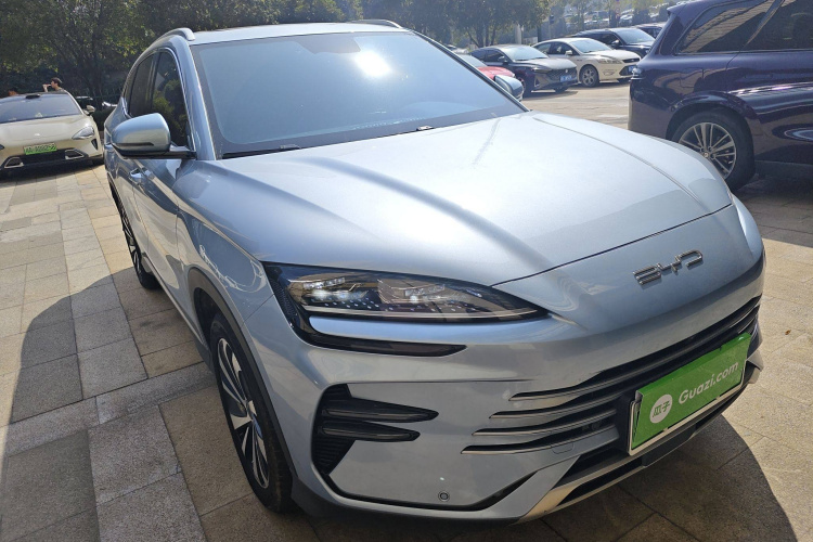 比亚迪 宋PLUS新能源 2024款 荣耀版 DM-i 110km 旗舰型车身外观3