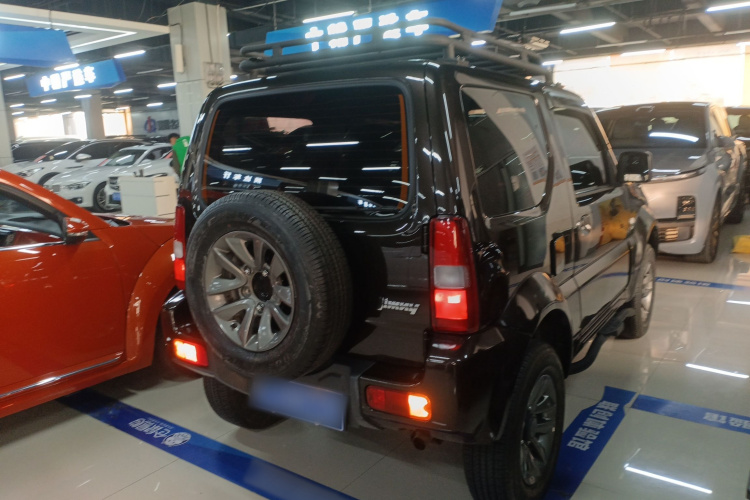 铃木 吉姆尼 2015款 1.3 AT JLX车身外观6005