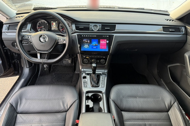 大众 帕萨特 2017款 330TSI DSG御尊版中控内饰7008