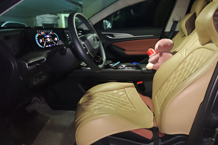 长安 逸动 2022款 PLUS 蓝鲸NE 1.4T GDI DCT尊贵版中控内饰19