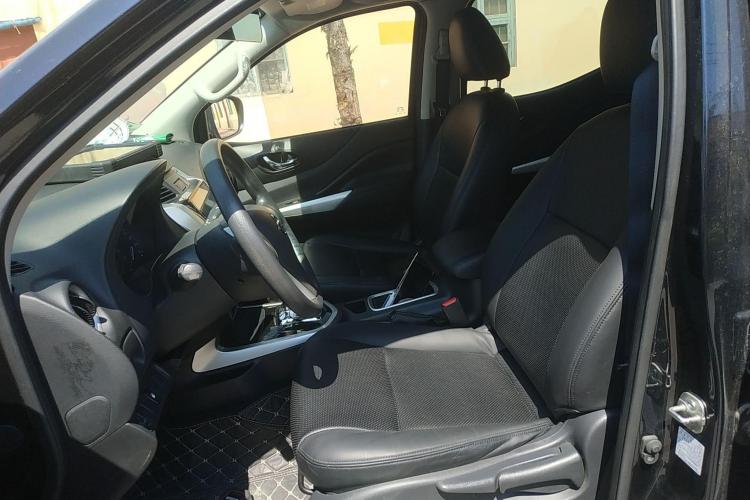 日产 纳瓦拉 2017款 2.5L自动两驱豪华版QR25局部细节19