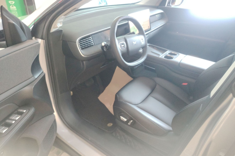 小鹏G6 2024款 580 长续航 Plus中控内饰7003