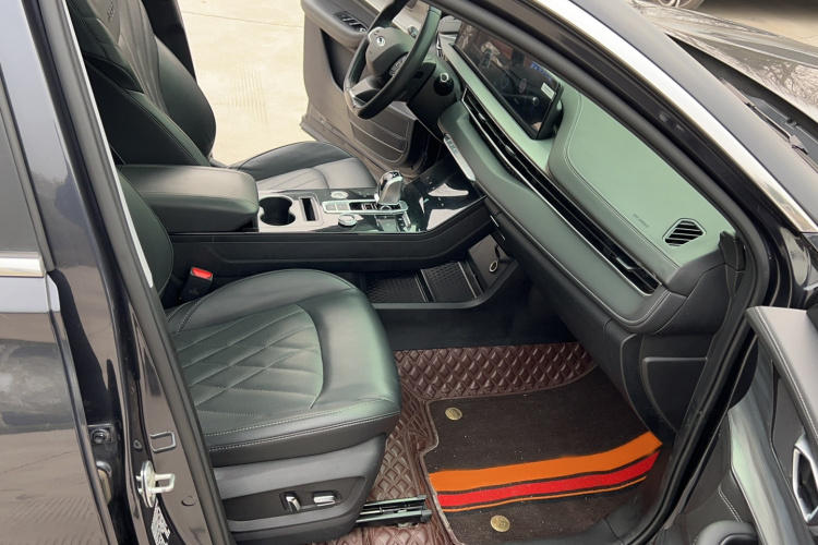 奇瑞 瑞虎8 PLUS鲲鹏e+ 2022款 PHEV 1.5T风范e+中控内饰7002