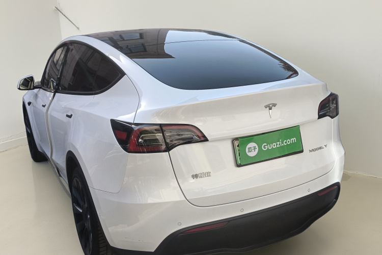 特斯拉 Model Y 2022款 改款 后轮驱动版车身外观5