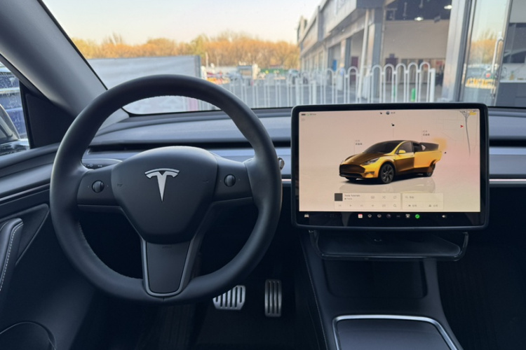 特斯拉 Model Y 2024款 后轮驱动版中控内饰7015