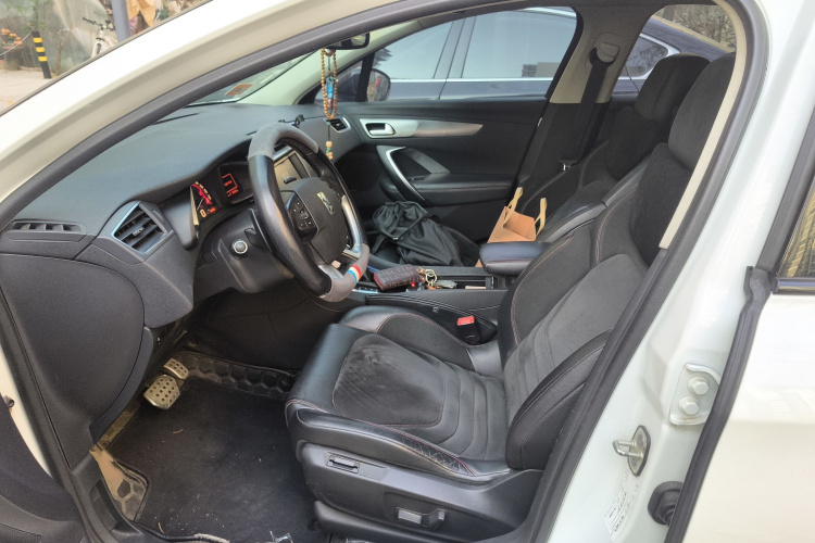 DS 4S 2016款 1.6T 自动智享科技版THP160局部细节19