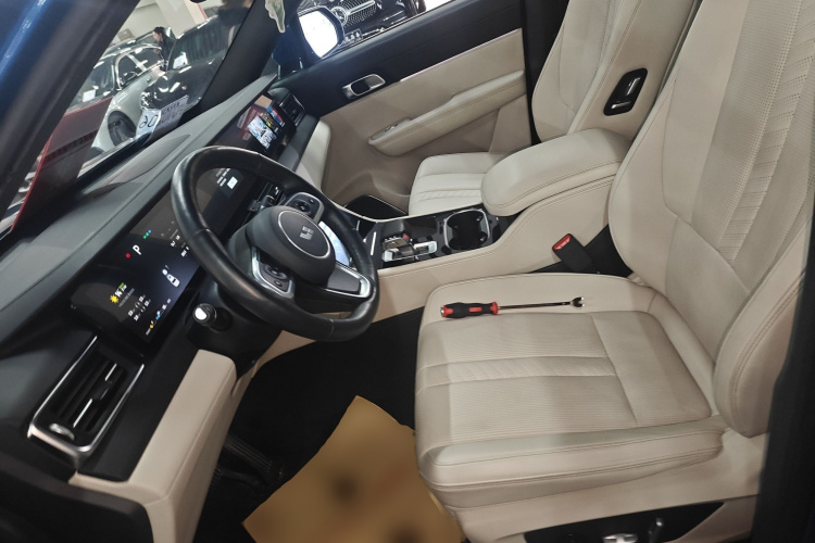 理想汽车 理想ONE 2020款 增程6座版中控内饰19