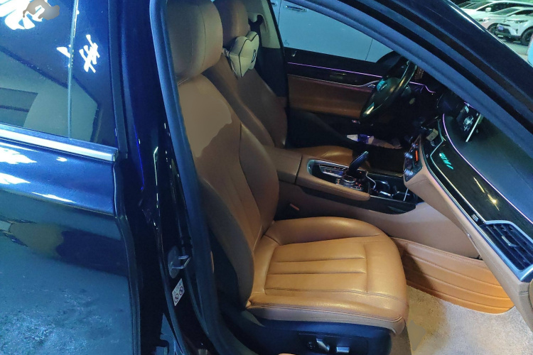 宝马7系 2018款 730Li 领先型 卓越套装局部细节41