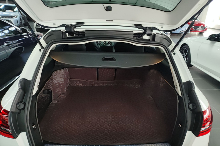 奔驰C级(进口) 2020款 改款 C 260 旅行轿车局部细节23