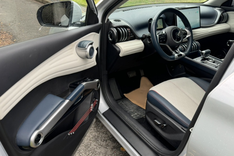 比亚迪 元PLUS 2022款 430KM 豪华型中控内饰7001