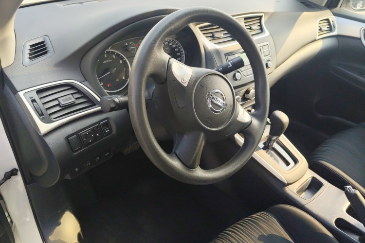 日产 轩逸 2022款 经典 1.6XE CVT舒适版中控内饰13