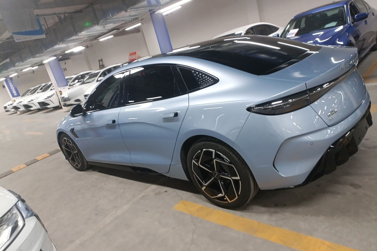 比亚迪 海豹 2022款 700km 长续航后驱版车身外观4