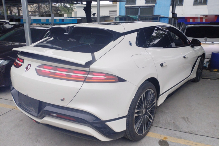 腾势Z9GT 2024款 1100四驱Ultra版车身外观7