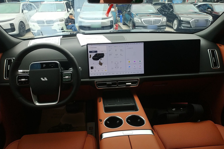 理想汽车 理想L9 2024款 Ultra中控内饰7002