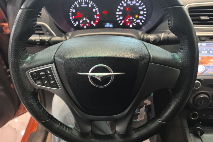 海马 福美来 2015款 1.6L 手动悦尚型中控内饰13