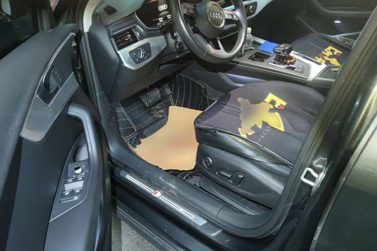 奥迪A4L 2022款 40 TFSI 时尚动感型中控内饰20