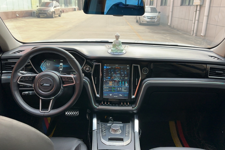 众泰T700 2017款 1.8T 双离合尊贵型中控内饰7005