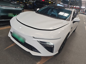 哪吒汽车 哪吒S 2022款 增程版 1160km 后驱中版