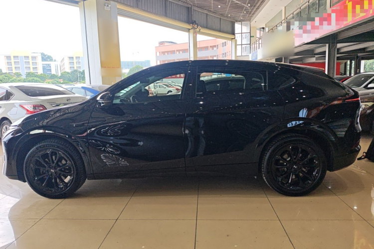 小鹏G6 2025款 625 长续航 Max 旗舰版车身外观4