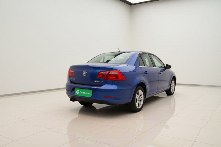 大众 宝来 2013款 1.4T 自动舒适型车身外观7