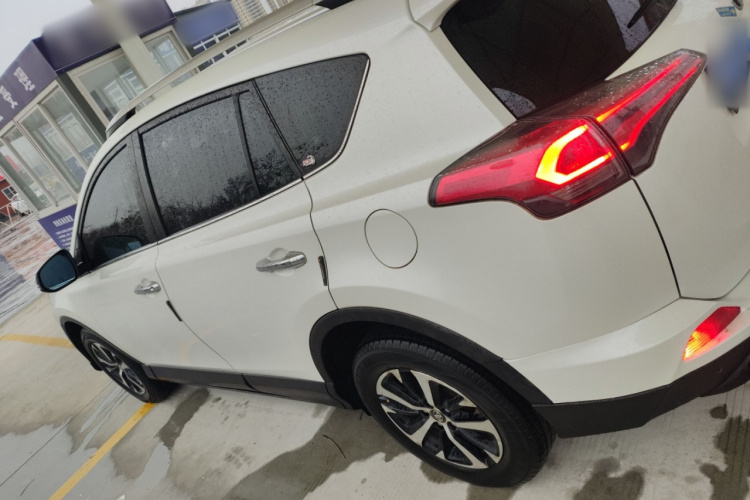 丰田 RAV4荣放 2016款 2.0L CVT两驱风尚版 国V车身外观4