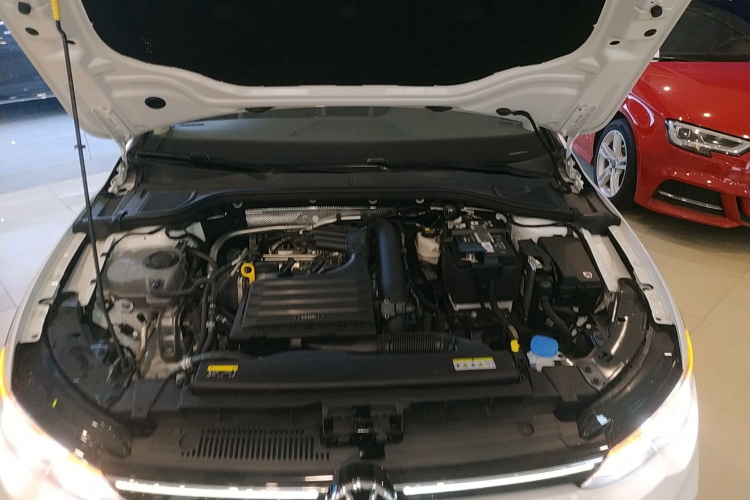 大众 高尔夫 2021款 280TSI DSG Pro机舱底盘24