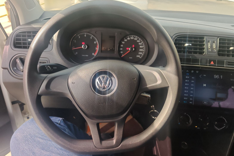 大众 Polo 2014款 1.4L 手动风尚版局部细节13