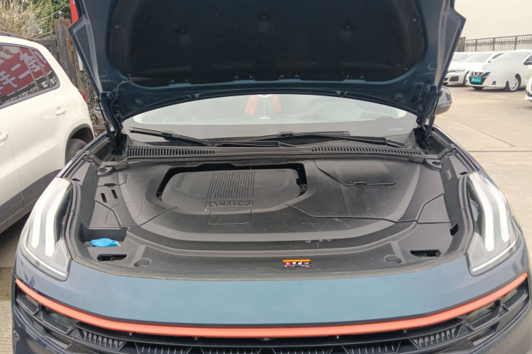 领克06 2020款 1.5T 耀Halo机舱底盘24