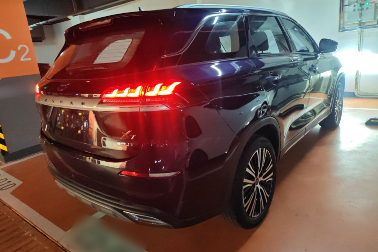 长安欧尚X7 2020款 1.5T 自动尊享型车身外观7