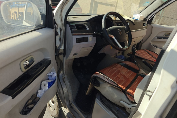 金杯 新海狮X30L 2016款 1.5L财富版DLCG14中控内饰20