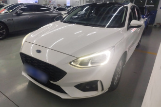 福特 福克斯 2020款 两厢 EcoBoost 180 自动锋潮型