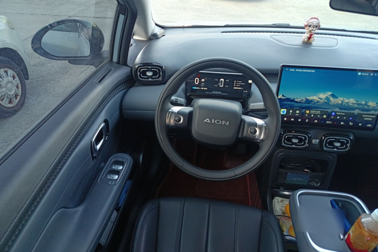 埃安 AION UT 2025款 420智豪版中控内饰13